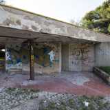 Il Centro Studi Polivalente sorto nei primi anni 80 � formato da cinque istituti di scuola superiore. All�epoca fu pensato come una sorta di �campus� con tanto verde, piste di atletica, campi da basket ed enormi palestre. Con il tempo per� le strutture sono state un po� abbandonate a loro stesse